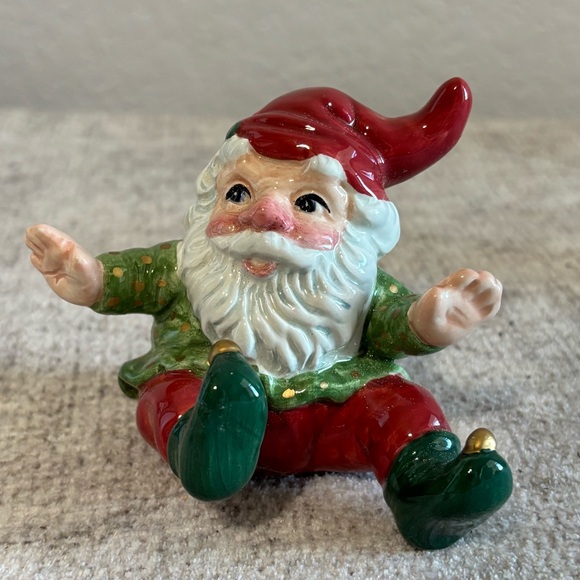 Set of Five Holiday Elf Figurines Christmas Decor - Picture 7 of 10
